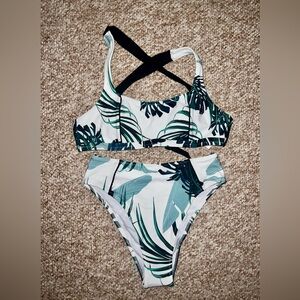 Cupshe Two Piece Bikini Adjustable Swimsuit Tropical Leaves Size M Women’s NWT